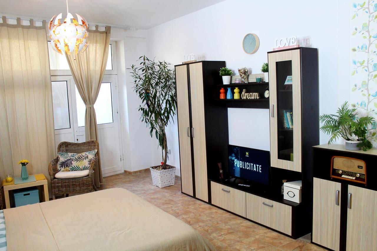 Collosal Studio Bucureşti Ngoại thất bức ảnh