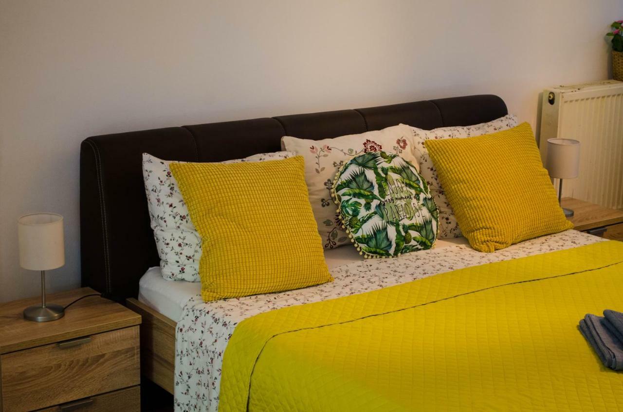 Collosal Studio Bucureşti Ngoại thất bức ảnh