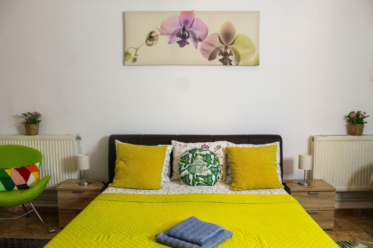 Collosal Studio Bucureşti Ngoại thất bức ảnh
