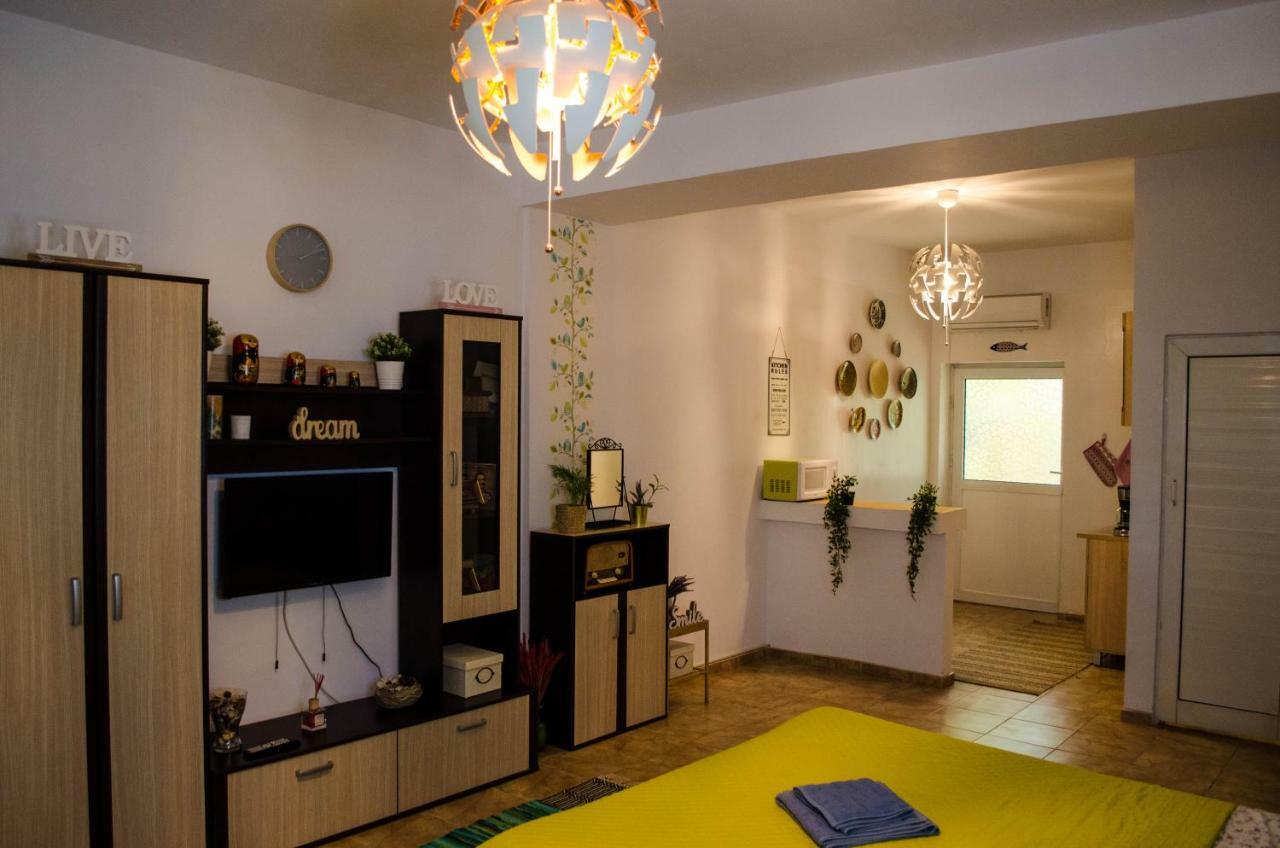 Collosal Studio Bucureşti Ngoại thất bức ảnh